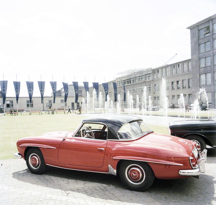 SLK mercedes-190sl-coupe-featured.webp