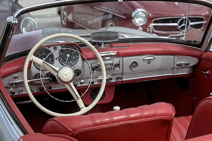Mercedes-Benz 190 SL Roadster side profile with soft top