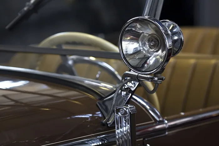Mercedes-Benz 370 Mannheim Sport Cabriolet headlight and front detail
