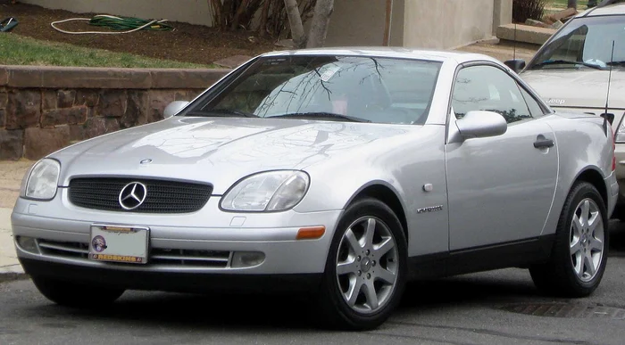 Mercedes-Benz SLK R170 first generation front view