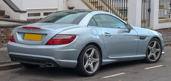 Mercedes-Benz SLK R172 rear three-quarter view