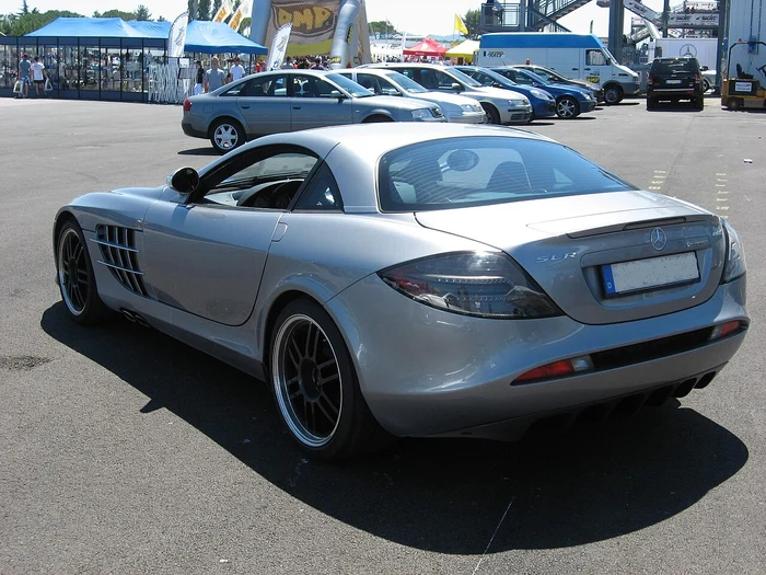 Mercedes-Benz SLR McLaren 722 Edition rear three-quarter view