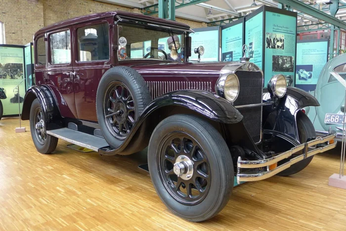 Mercedes-Benz Typ Stuttgart 260 front view