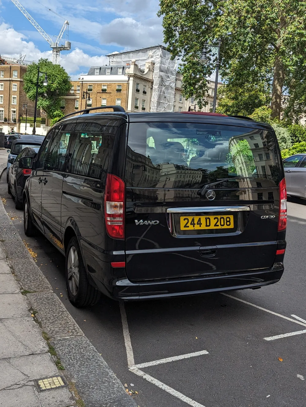 Mercedes-Benz Viano CDI exterior detail view