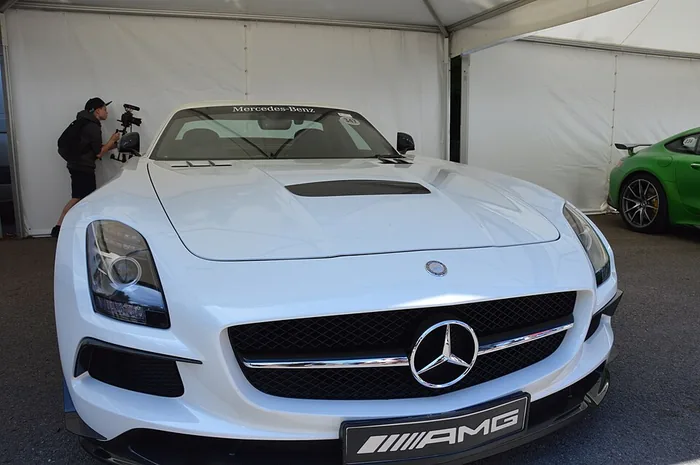Mercedes-Benz SLS AMG Coupé exterior view