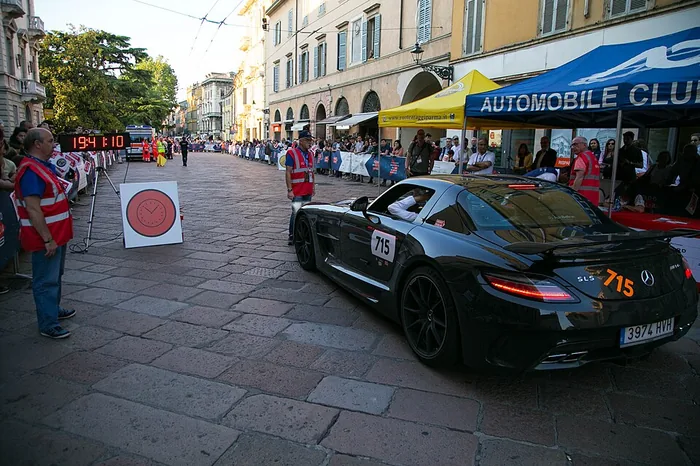 Mercedes-Benz SLS AMG Coupé another exterior angle