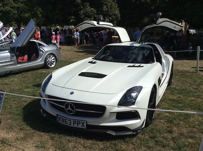 Mercedes-Benz SLS AMG Black Series side view