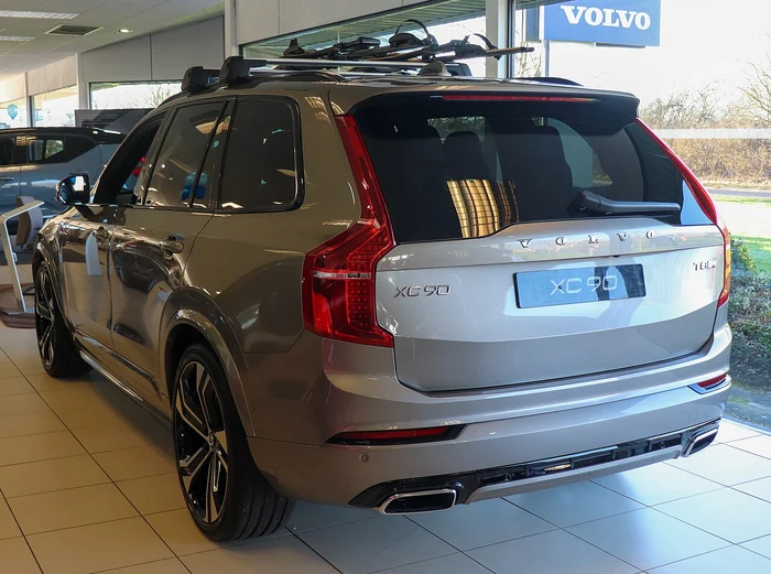 Volvo T8 plug-in hybrid vehicle 1