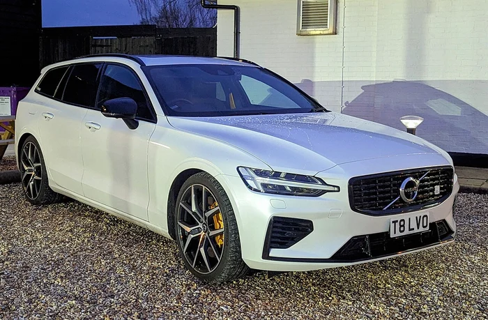 Volvo Recharge electrified model 3