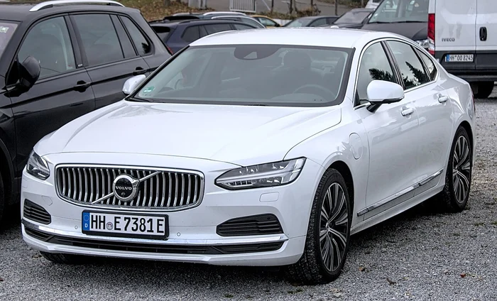 Volvo T8 plug-in hybrid 3